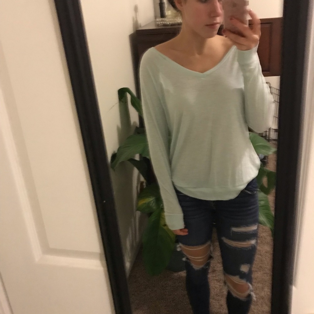 VS PINK mint v neck long sleeve